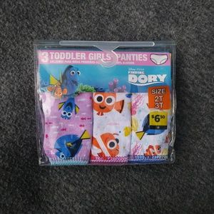 Finding Nemo Girls 2T underwear 3pack